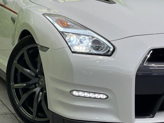 NISSAN GT-R 2014