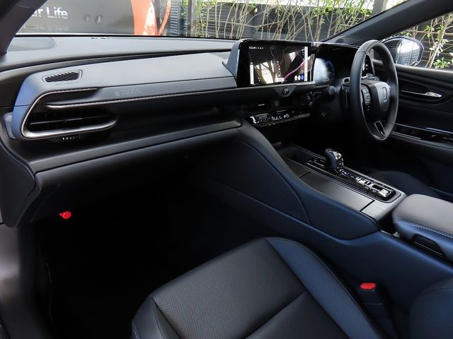 TOYOTA CROWN sedan hybrid 2025