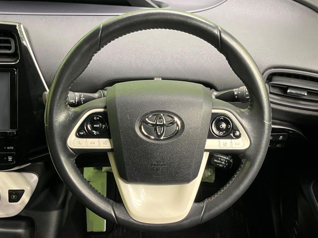 TOYOTA PRIUS 2016