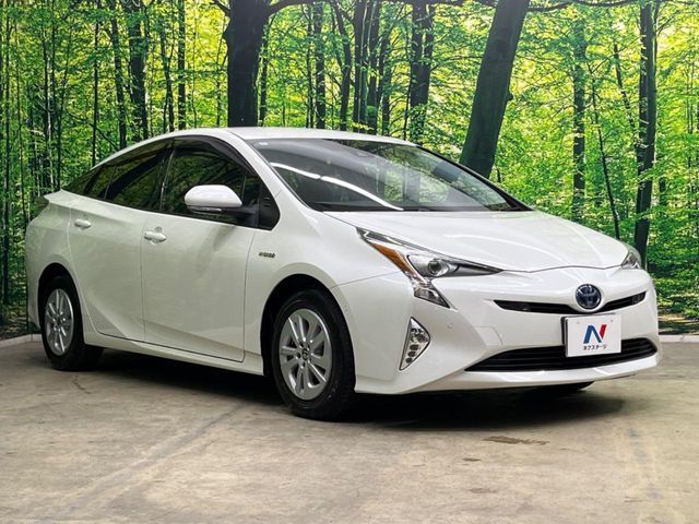 TOYOTA PRIUS 2016