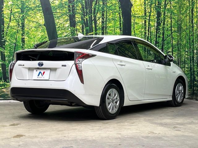 TOYOTA PRIUS 2016