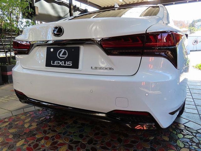 TOYOTA LEXUS LS500h 2024