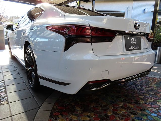 TOYOTA LEXUS LS500h 2024