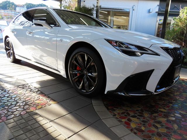 TOYOTA LEXUS LS500h 2024