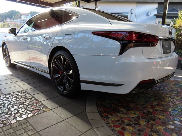 TOYOTA LEXUS LS500h 2024