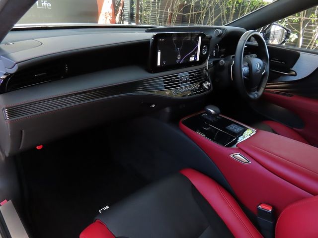 TOYOTA LEXUS LS500h 2024