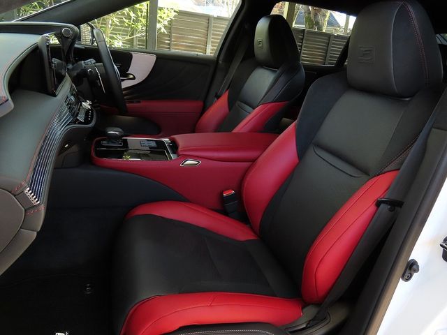 TOYOTA LEXUS LS500h 2024