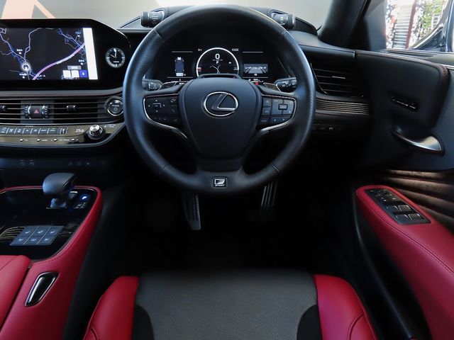 TOYOTA LEXUS LS500h 2024