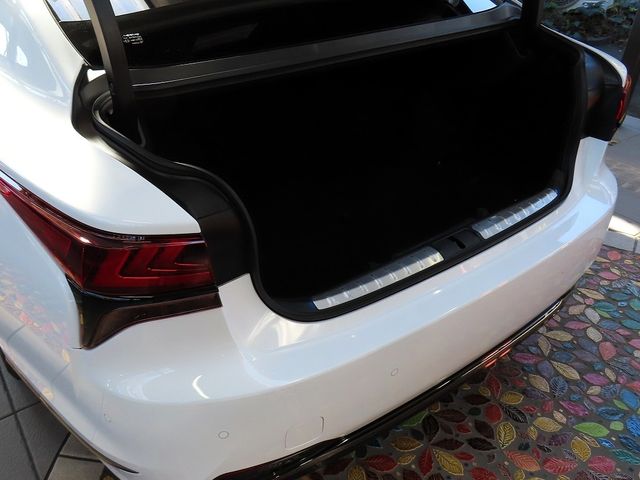 TOYOTA LEXUS LS500h 2024