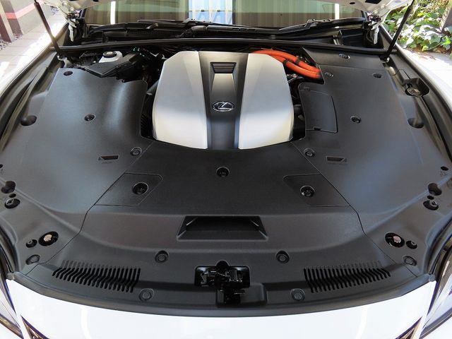 TOYOTA LEXUS LS500h 2024