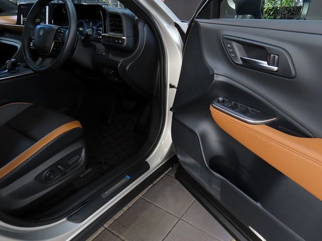 TOYOTA CROWN CROSSOVER 2024