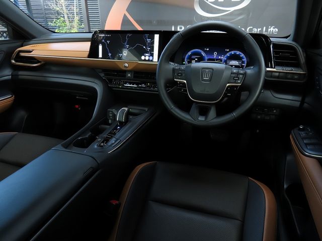 TOYOTA CROWN CROSSOVER 2024