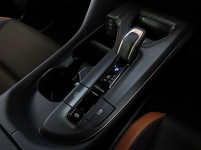 TOYOTA CROWN CROSSOVER 2024