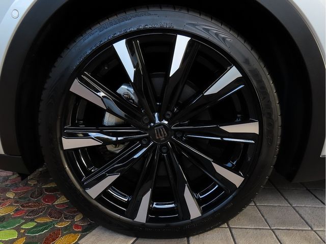 TOYOTA CROWN CROSSOVER 2024