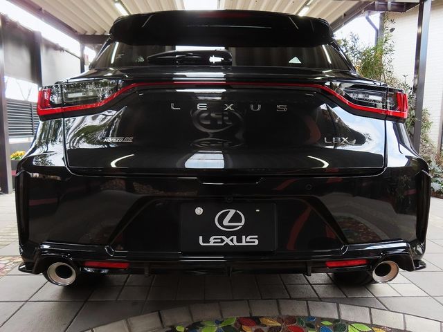 TOYOTA LEXUS LBX 2025