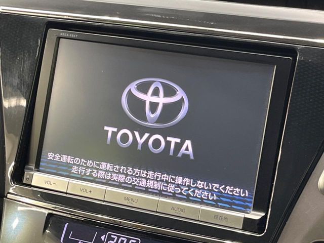 TOYOTA PRIUS Alpha 2015