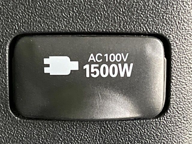 TOYOTA PRIUS Alpha 2015