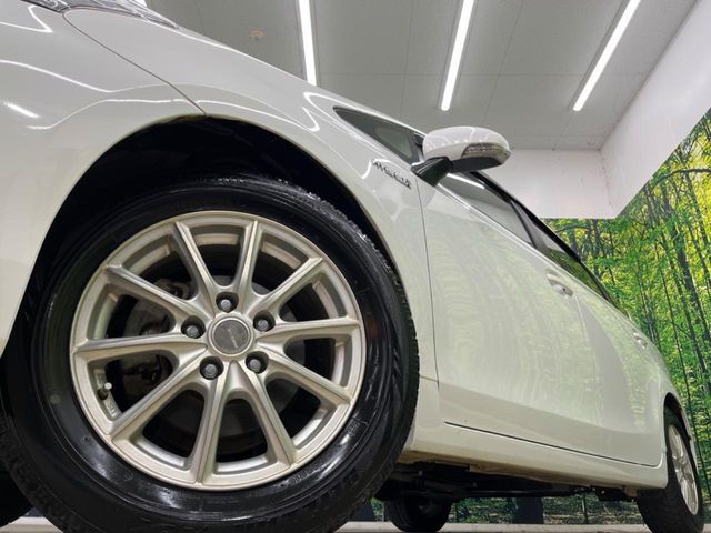 TOYOTA PRIUS Alpha 2015