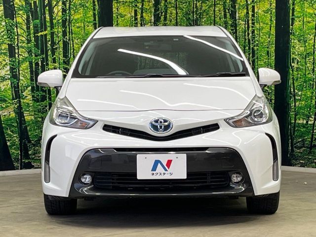 TOYOTA PRIUS Alpha 2015