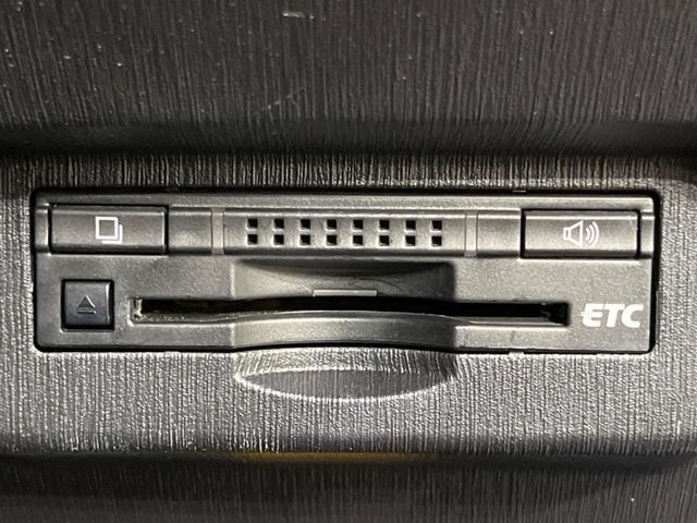 TOYOTA PRIUS Alpha 2015