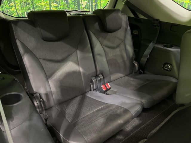 TOYOTA PRIUS Alpha 2015