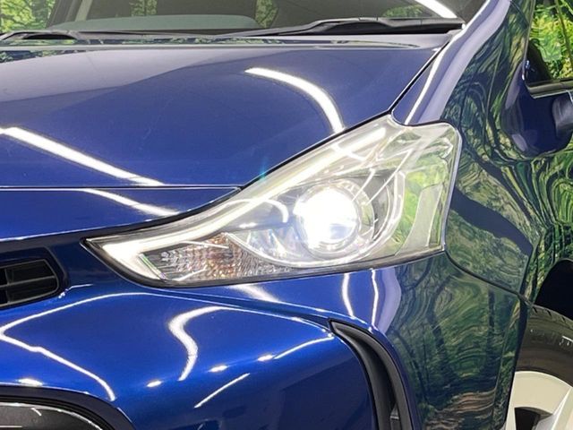 TOYOTA PRIUS Alpha 2015