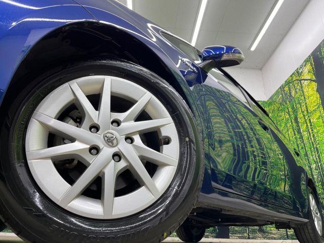 TOYOTA PRIUS Alpha 2015