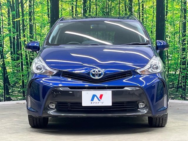 TOYOTA PRIUS Alpha 2015