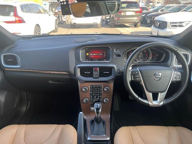 VOLVO VOLVO V40 CROSS COUNTRY 2017