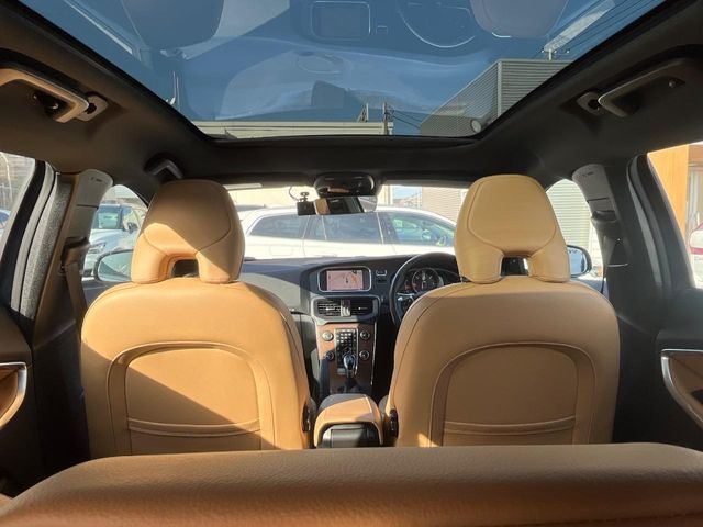 VOLVO VOLVO V40 CROSS COUNTRY 2017