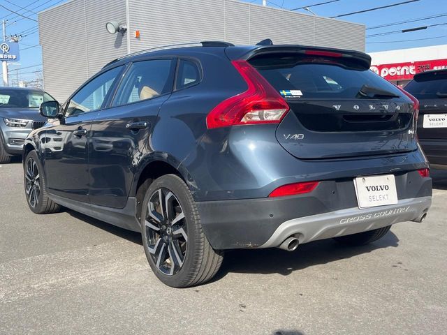 VOLVO VOLVO V40 CROSS COUNTRY 2017
