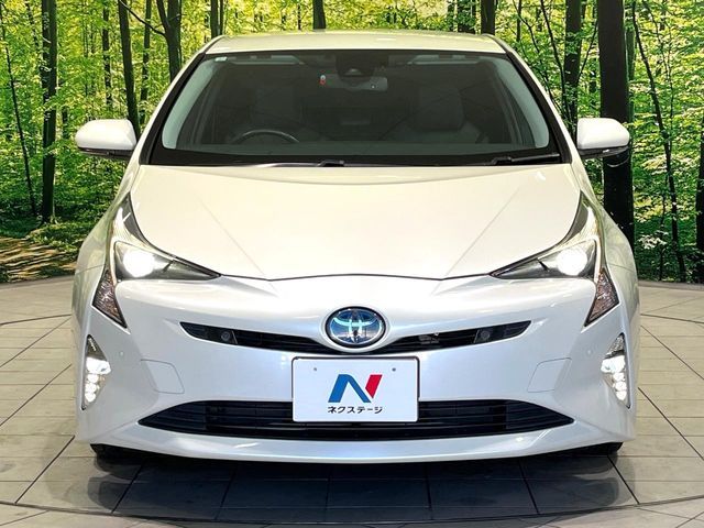 TOYOTA PRIUS 2017