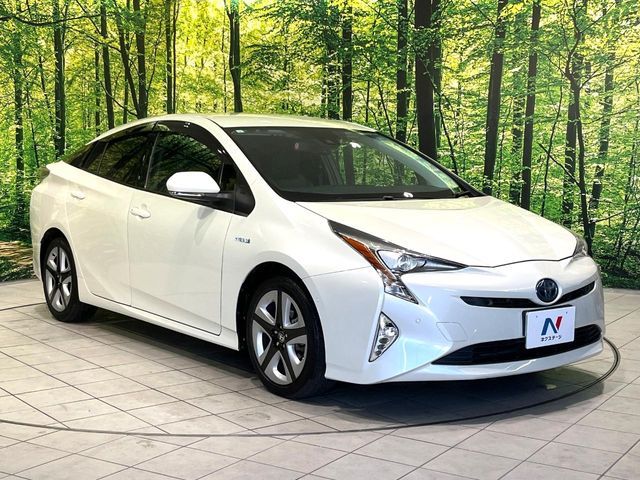 TOYOTA PRIUS 2017