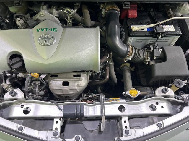 TOYOTA VITZ 2014