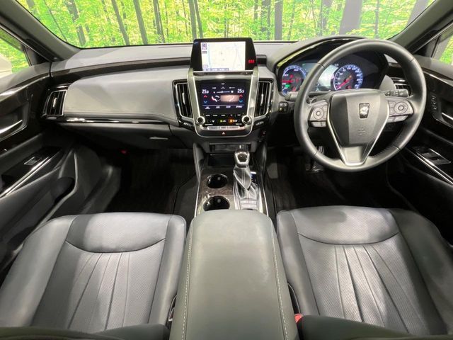 TOYOTA CROWN sedan hybrid 4WD 2019