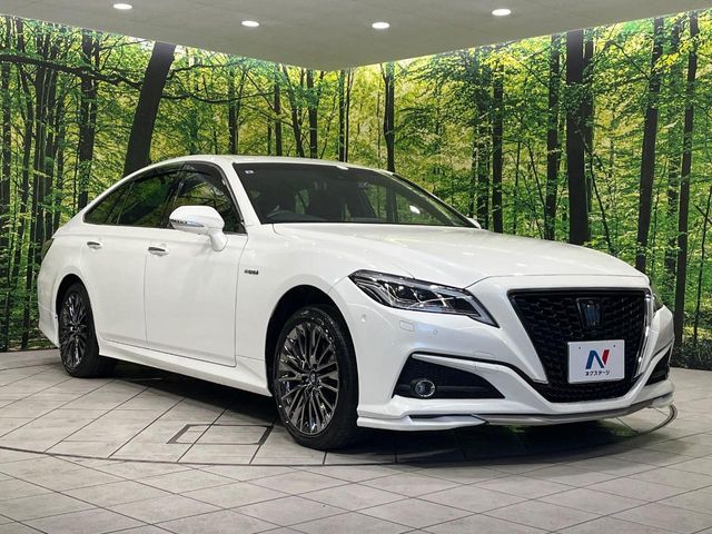 TOYOTA CROWN sedan hybrid 4WD 2019