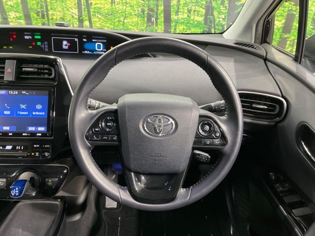 TOYOTA PRIUS 2019