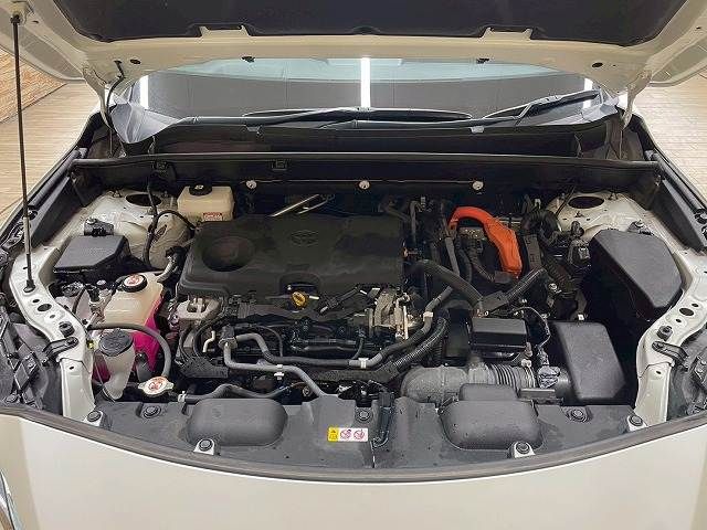 TOYOTA HARRIER HYBRID 2021