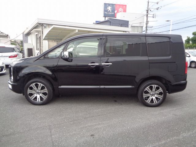 MITSUBISHI DELICA D:5 4WD 2019