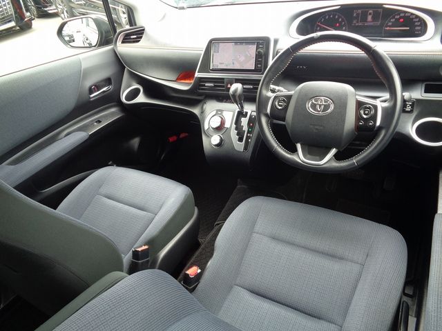 TOYOTA SIENTA 2016