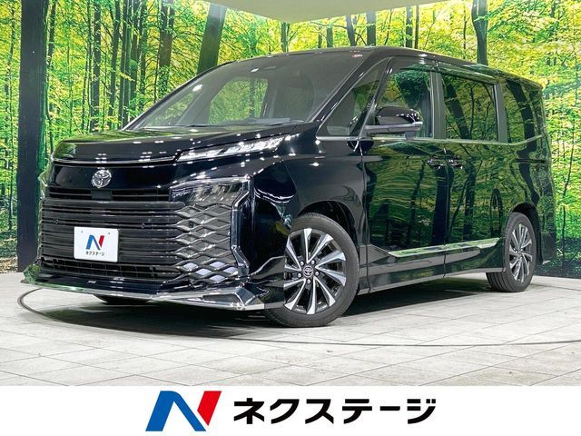 TOYOTA VOXY 2023