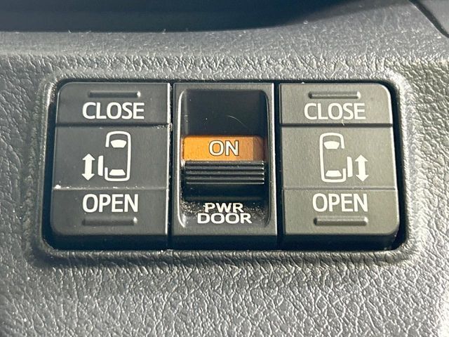 TOYOTA SIENTA HYBRID 2019