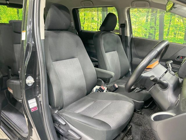 TOYOTA SIENTA HYBRID 2019