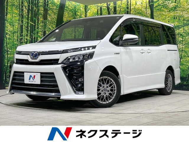 TOYOTA VOXY HYBRID 2017