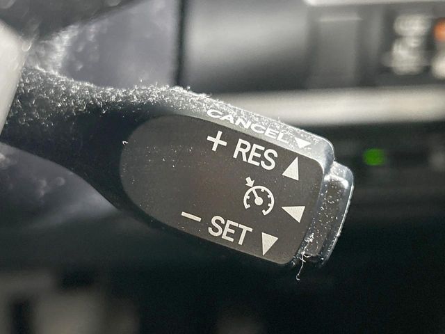 TOYOTA VOXY HYBRID 2017