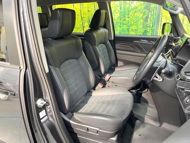 MITSUBISHI DELICA D:5 4WD 2025