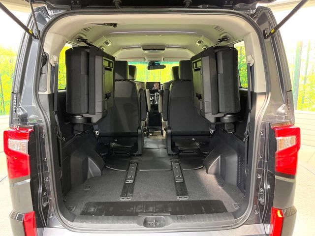 MITSUBISHI DELICA D:5 4WD 2025