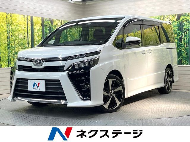TOYOTA VOXY 2017