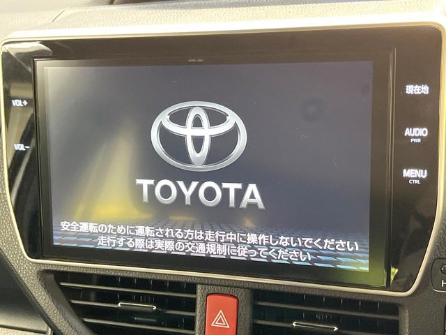 TOYOTA VOXY 2017