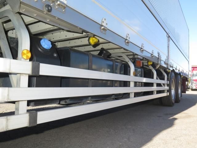 NISSAN DIESEL Quon 2019